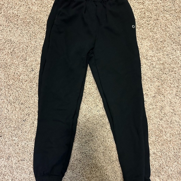 ALO Yoga Pants - ALO Yoga Black Jogger Sweatpants with Elastic Cuffs